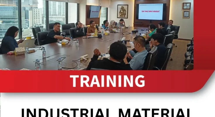 TRAINING INDUSTRIAL MATERIAL HANDLING EQUIPMENT